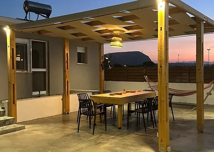 Anissa House Apartment