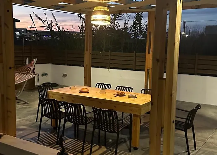 Anissa House Anissaras