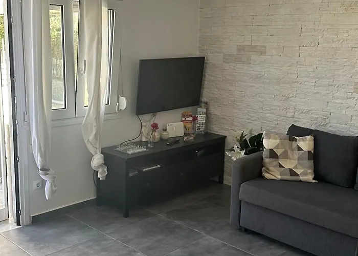 Anissa House * Anissaras